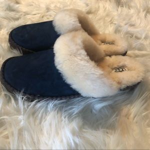 Ugg Aira Navy Suede Slippers Size 9 Women’s